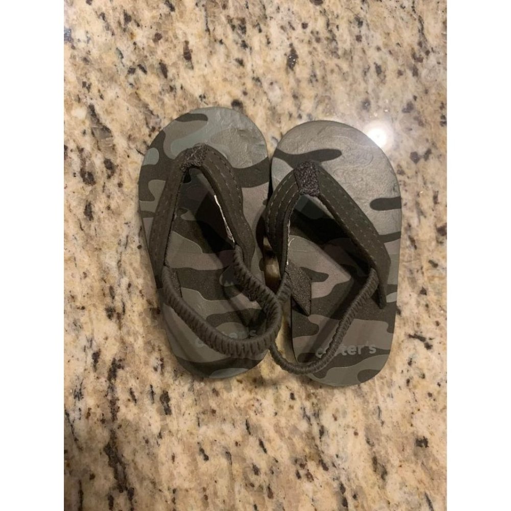Carter’s infant toddler camo flip flops size XS 3/4 NWOT